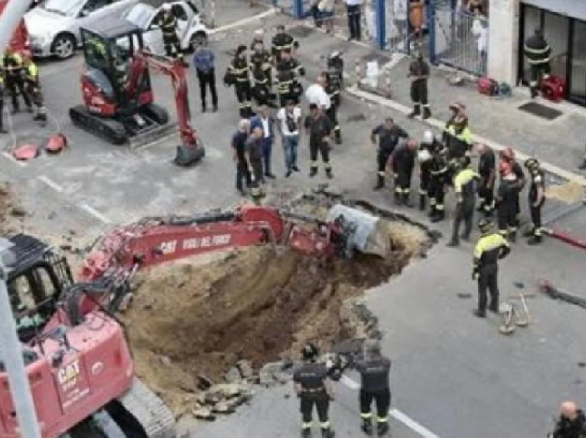 Hajdutët i kërkojnë ndihmë policisë/ Gërmojnë tunel për të vjedhur bankën në Itali, rrëzohet toka dhe njëri mbetet i bllokuar