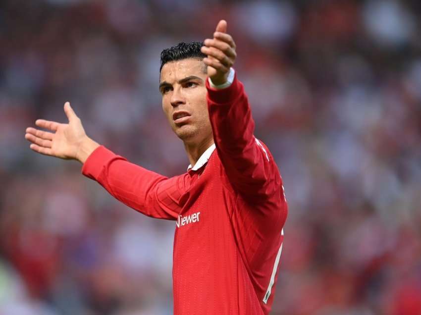 Ten Hag flet për Ronaldon