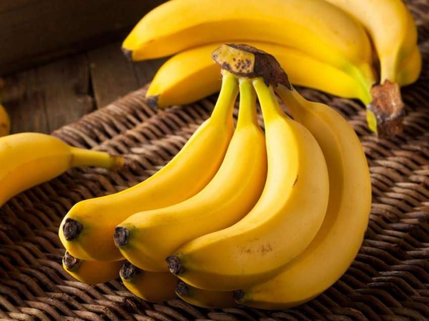 Bananet të pasura me fibra, ndihmojnë tretjen