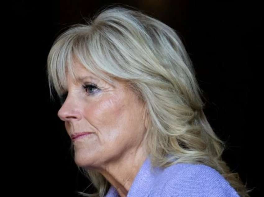 Jill Biden infektohet me COVID, me “simptoma të lehta”, thotë Shtëpia e Bardhë