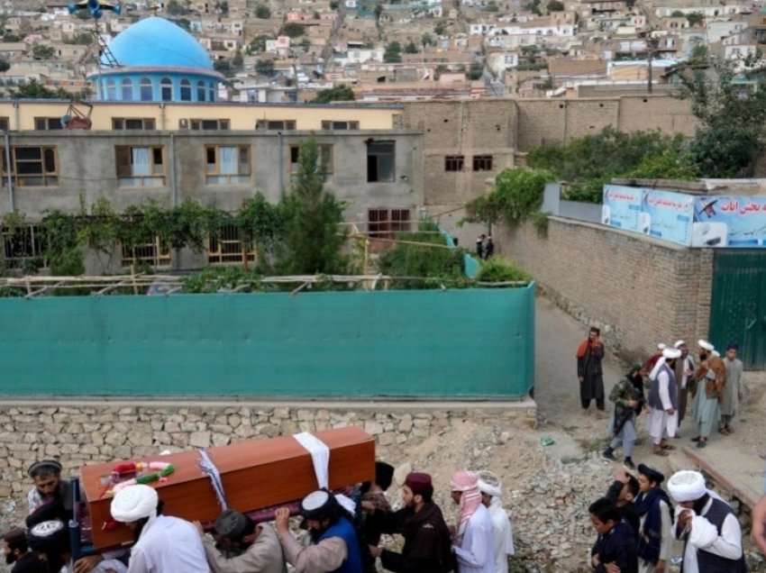 Nga shpërthimi në një xhami në Kabul mbesin të vdekur 21 persona