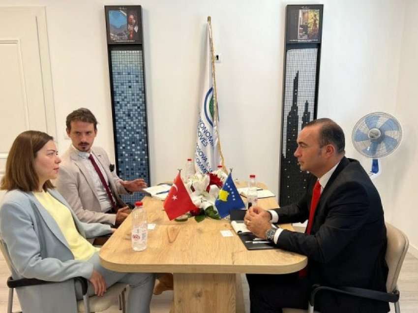 ​Rafuna dhe Eroglu zotohen për organizimin e panaireve dhe forumeve ekonomike Kosovë-Turqi
