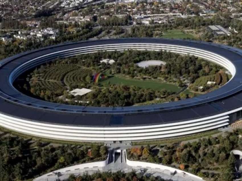 Apple i kërkon stafit që të jenë prezentë në zyrë së paku tre ditë në javë