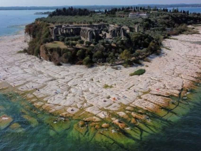 Fenomeni i rrallë në liqenin italian, pamjet bëhen virale