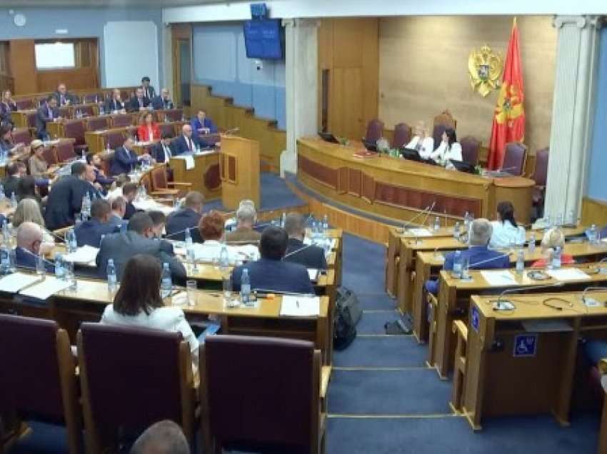 ​Frontit Demokratik mbështet rikonstruktimin e Qeverisë së Malit të Zi