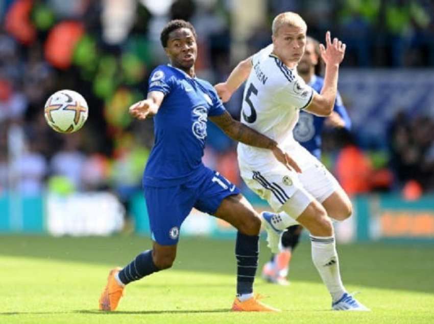 Leeds shkon në pushim me dy gola epërsi ndaj Chelseat