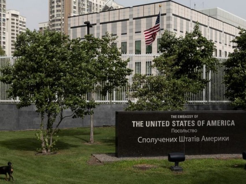 Ambasada amerikane në Kiev u bën thirrje qytetarëve të saj të largohen nga Ukraina