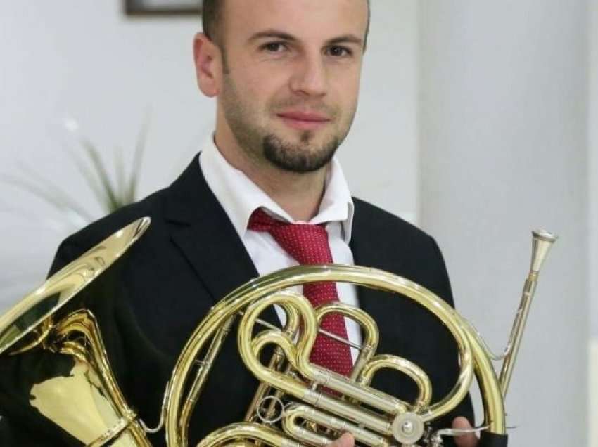 Vdes kornisti i Filharmonisë, ishte pjesë edhe e FSK-së