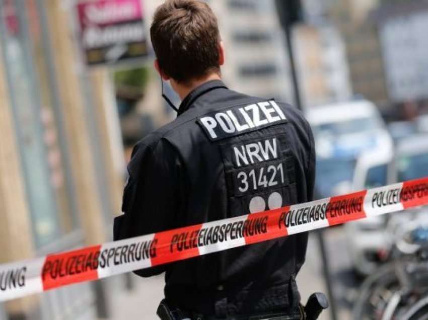 21-vjeçari shqiptar në Gjermani rrëmben ish të dashurën, policia e liron