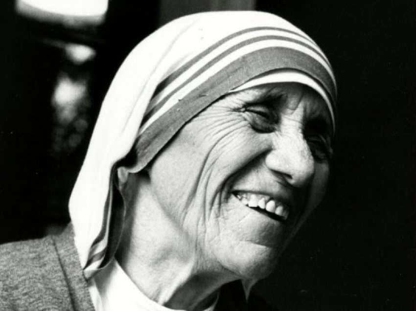 ​Nesër bëhen 25 vjet nga vdekja e Nënë Terezës, nobelistes shqiptare
