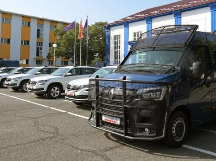 Edhe shtatë automjete të reja si donacion nga Republika Çeke