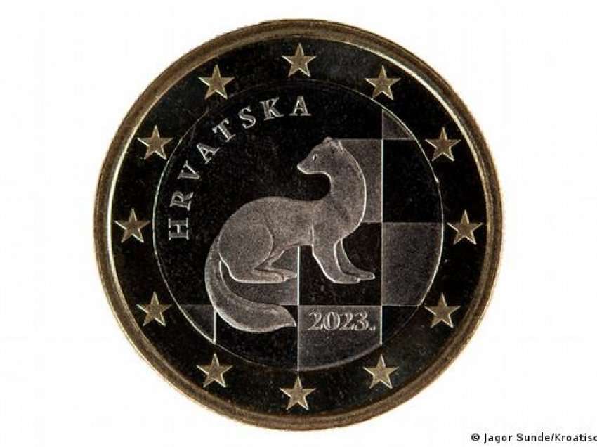 Kroaci: Kuna shkon, Euro vjen