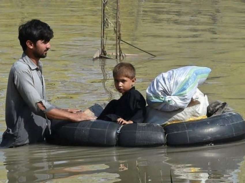 Përmbytjet në Pakistan: Fatkeqësia do të kushtojë më shumë se 10 miliardë dollarë