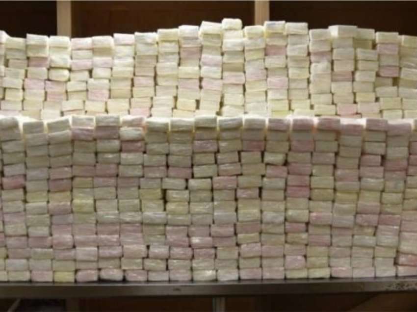 Sekuestrohen 700 kg kokainë e mbështjellë në pecetat e fëmijëve