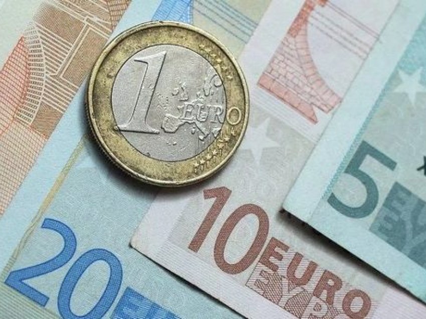 Gjakovari paguan dy pije energjike me 100 euro false, merr rreth 97 euro kusur origjinal