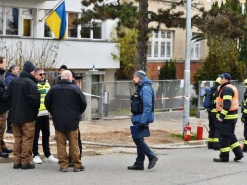 “Pako e dyshimtë”, evakuohet konsullata ukrainase në Çeki