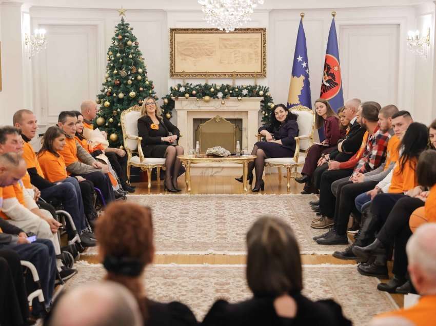 Presidentja Osmani priti në takim Komitetin Paralimpik të Kosovës dhe organizatën e Studentëve Handicap