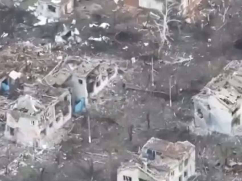 Skenat e shkatërrimit në Bakhmut – qyteti gati i rrafshuar me tokën