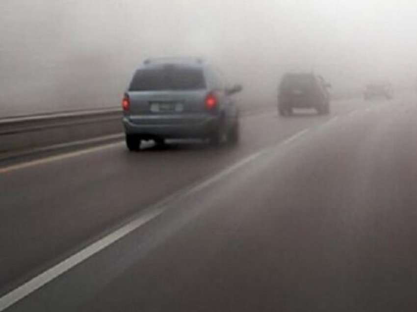 Ulje e dukshmërisë nga 50 në 70 metra për shkak të paraqitjes së mjegullës në Strazhë
