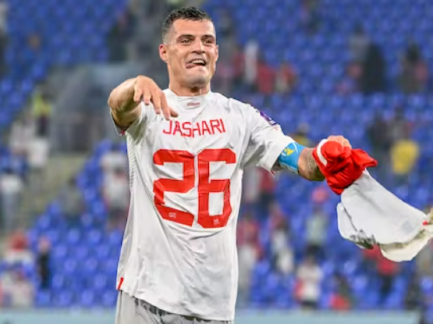Mediet zvicerane frikësohen që FIFA mund të hapë hetime ndaj Xhakës për fanellën me mbiemrin Jashari