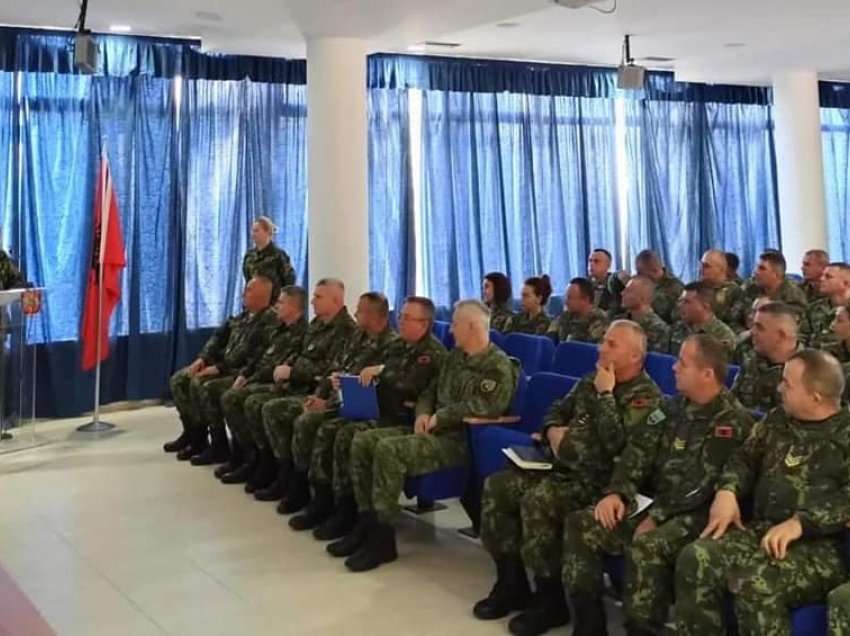 Certifikohen pesë nënoficerë të FSK-së në Shqipëri