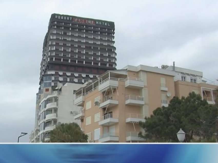 Dy standardet e qeverisë, urdhëron shpërthim me eksploziv në “Prestige Resort” dhe mbyll sytë për hotelin 28 katësh