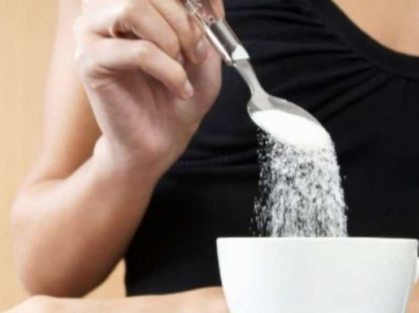 Pse bëhemi të varur nga sheqeri? Ja si e shpjegojnë ekspertët