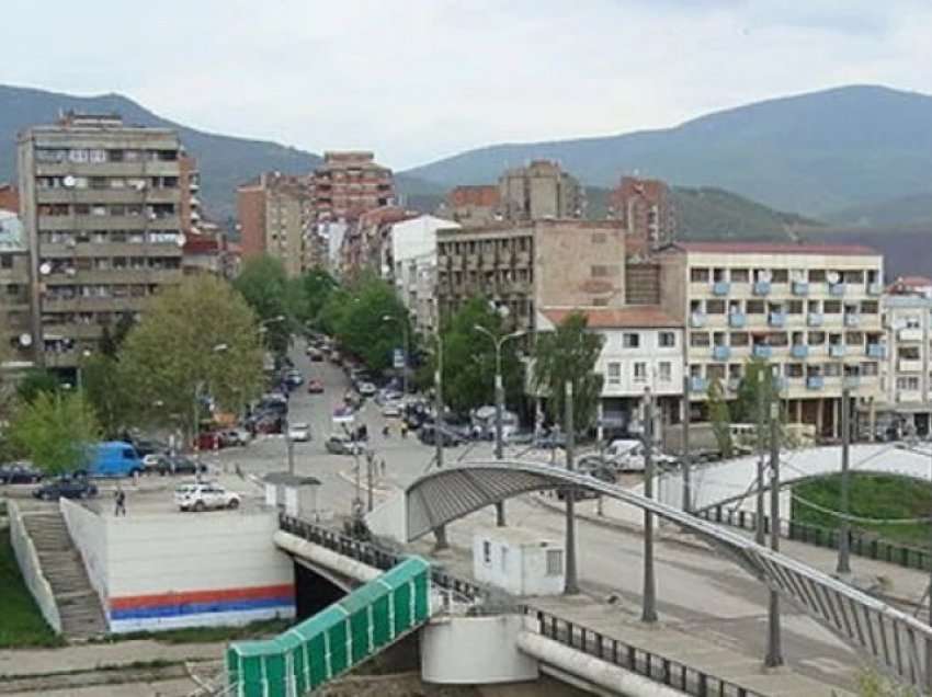 Sulmohet zyra e KQZ-së në Mitrovicën e veriut