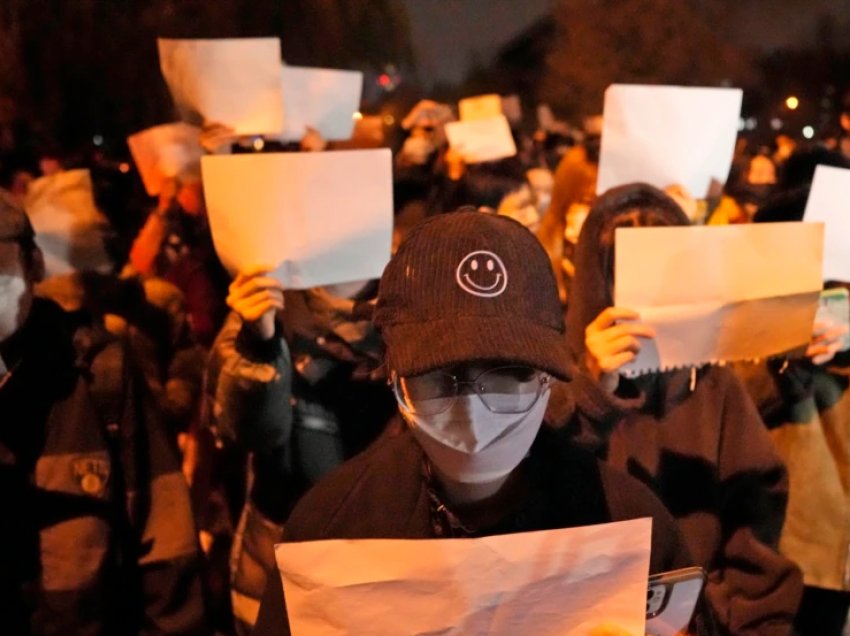 Letra e bardhë, një simbol i protestave në Kinë