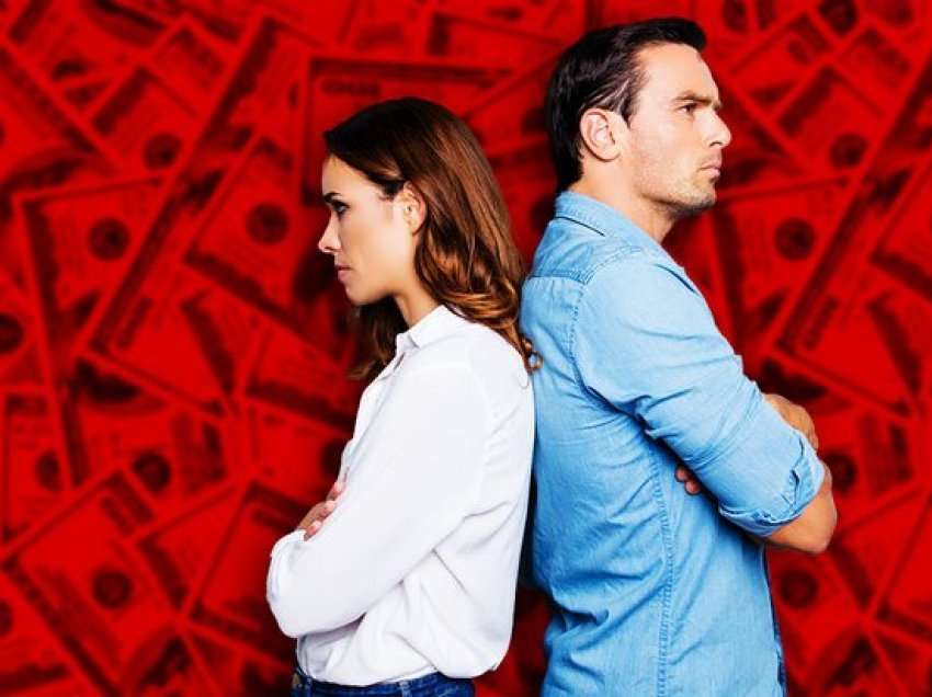 Tradhëtia financiare, sociologët: Çiftet shqiptare po ndahen prej borxheve të fshehta