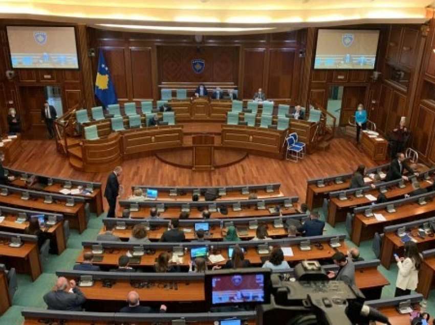​PDK kërkon nga Kuvendi shkurtimin e mandatit të ministres Rizvanolli