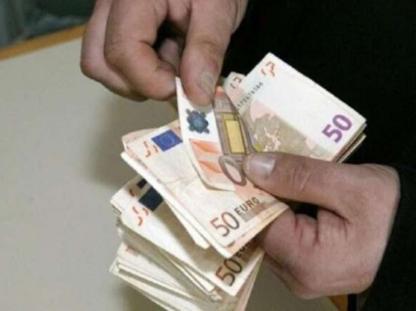 Ia mori mijëra euro një gruaje përmes shantazhit, arrestohet një burrë në Pejë
