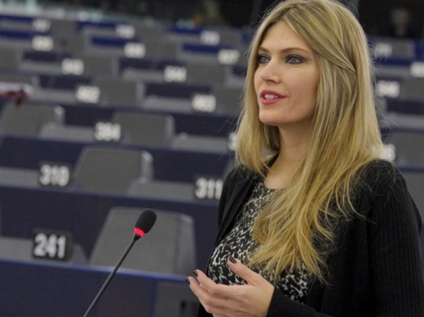Skandali i korrupsionit në Bruksel, pezullohet nga detyra eurodeputetja greke