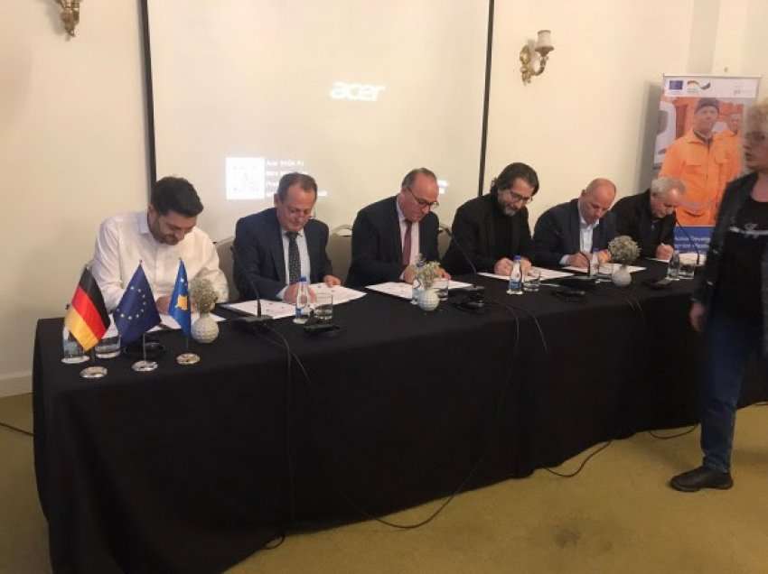 ​Kryetarët e komunave të rajonit të Prishtinës me marrëveshje për planin e integruar të mbeturinave
