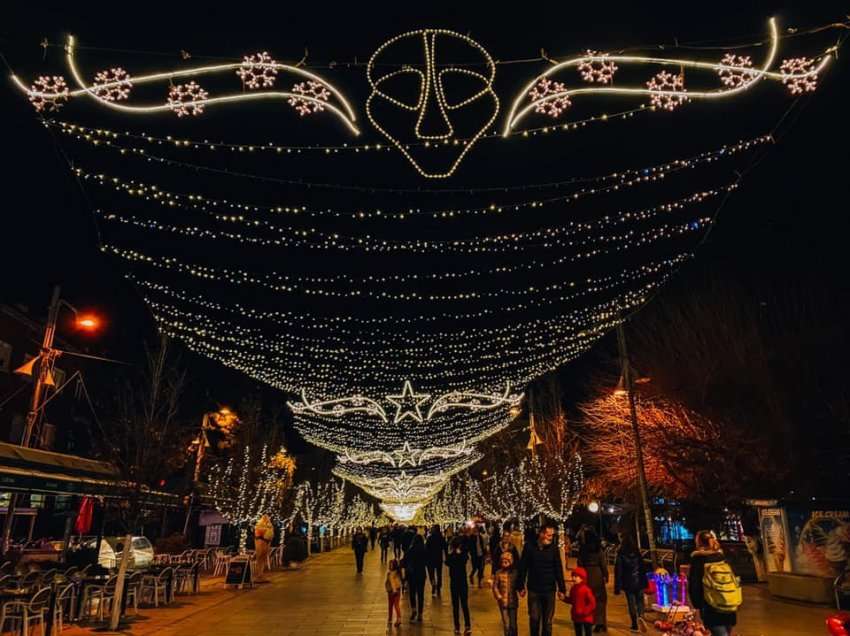 Anulohet ndezja e dritave për festat e fundvitit në Prishtinë