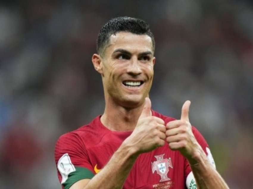 Trajneri i Al-Nassr-it zbulon nëse po e transferon Ronaldon për 400 milionë euro