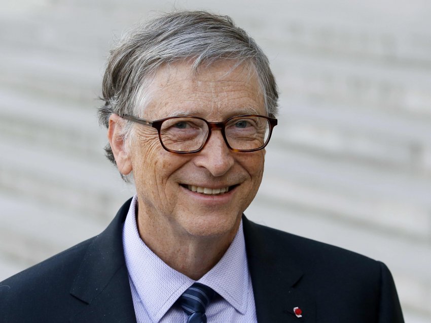Bill Gates këshillon nëpërmes Twitterit të sapodiplomuarit
