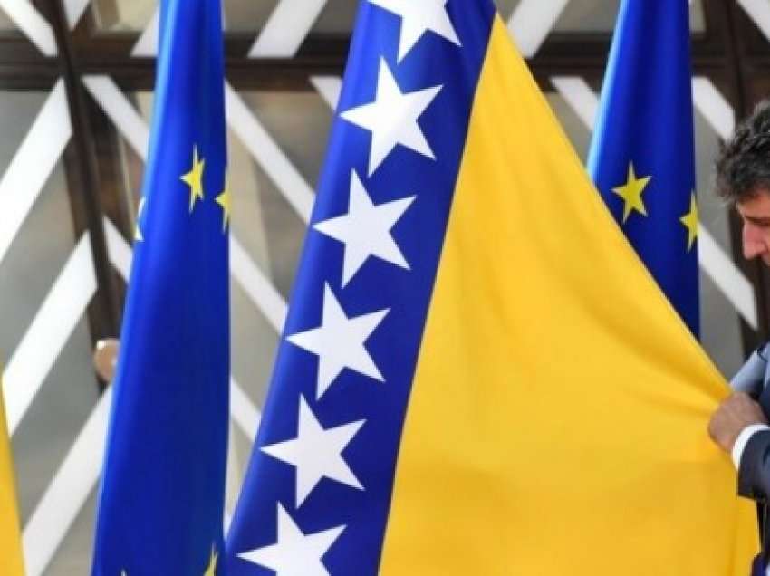 Zyrtare: Bosnjë e Hercegovina merr statusin e kandidatit për BE