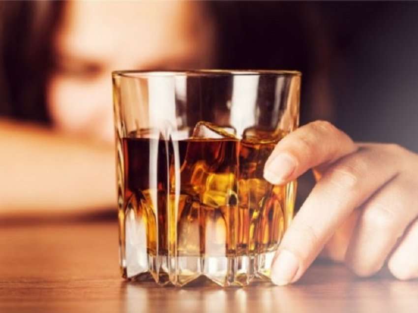 ​Si ndikon në organizëm konsumimi i tepërt i alkoolit?