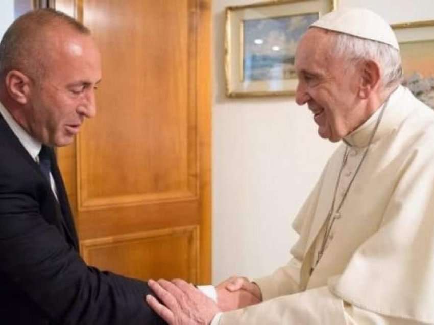 Haradinaj uron ditëlindjen Papa Françeskut, i kërkon njohje për pavarësinë e Kosovës