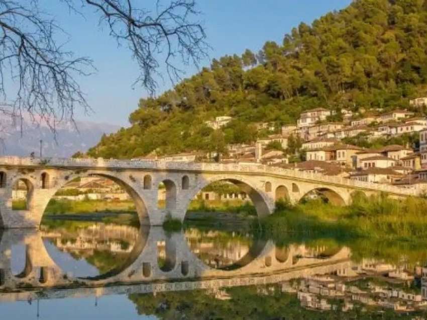 ​The Guardian: Atmosfera mahnitëse e Rivierës së Shqipërisë të viteve 1960