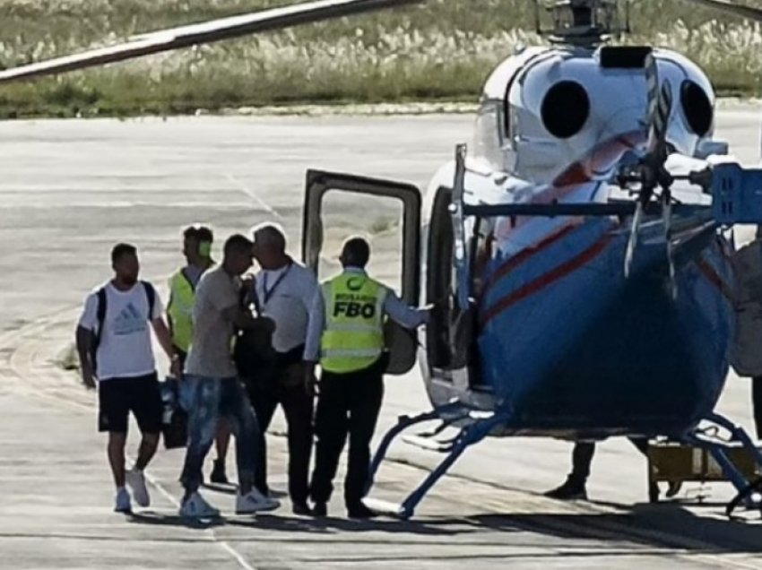 Messi rikthehet në shtëpi me helikopter, tifozët i bllokojnë hyrjen