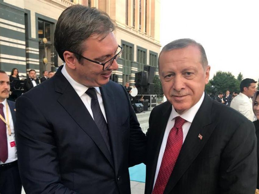Vuçiq paralajmëron Erodganin pasi mori vesh se Turqia pritet ta furnizojë Kosovën me dronët “Bayraktar”