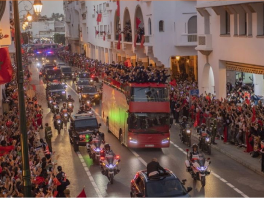 Festë e çmendur në Marok, lojtarët priten si heronj nga tifozët
