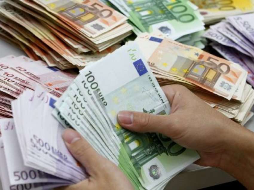 Punëtorët e KEK-ut përfitojnë nga 500 euro shtesë për fundvit