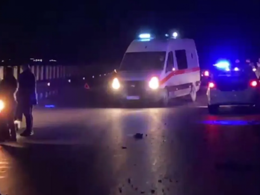 Aksident tragjik në aksin Berat-Lushje, makina përplas për vdekje të moshuarin, shoferi ia mbath