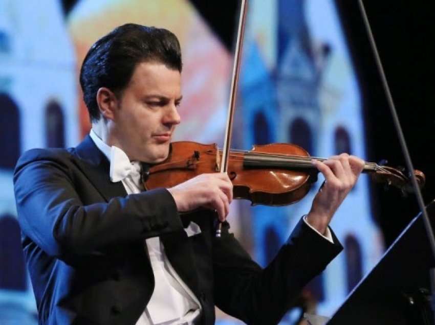 Presidenti i Austrisë dekoron violinistin Shkëlzen Doli