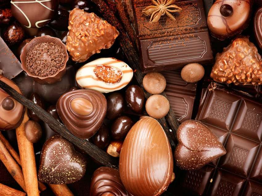 Çfarë ndodh me trupin tuaj nëse konsumoni çokollatë çdo ditë?
