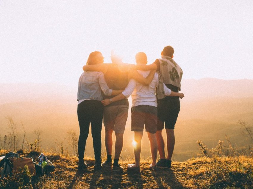 5 mënyra për të ndërtuar miqësi të reja dhe kuptimplote