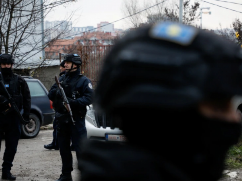 Barrikada të reja e sulme të përditshme: Kosovës i kërkohet të ndërpres çdolloj bashkëpunimi me Serbinë